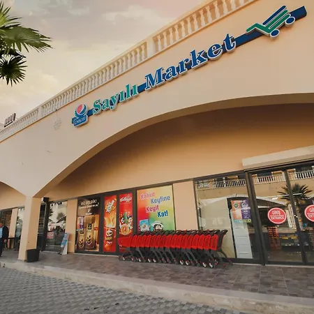 Luxury Two Bedroom Penthouse In Caesar & Spa, Long شقة