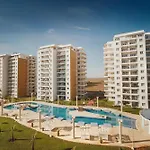 Luxury Two Bedroom Penthouse In Caesar & Spa, Long *