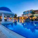 Luxury Two Bedroom Penthouse In Caesar & Spa, Long
