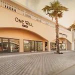 Luxury Two Bedroom Penthouse In Caesar & Spa, Long