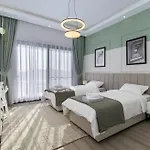Luxury Two Bedroom Penthouse In Caesar & Spa, Long *