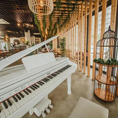 Luxury Two Bedroom Penthouse In Caesar & Spa, Long דירה Perivolia tou Trikomou