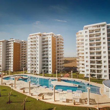 Luxury Two Bedroom Penthouse In Caesar & Spa, Long *