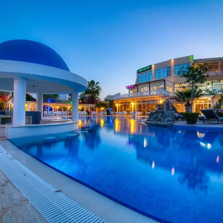 Luxury Two Bedroom Penthouse In Caesar & Spa, Long