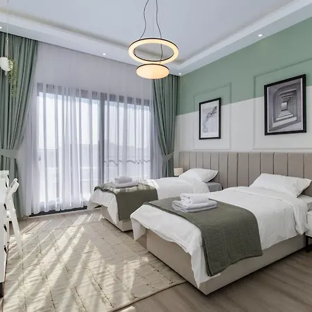 Luxury Two Bedroom Penthouse In Caesar & Spa, Long *