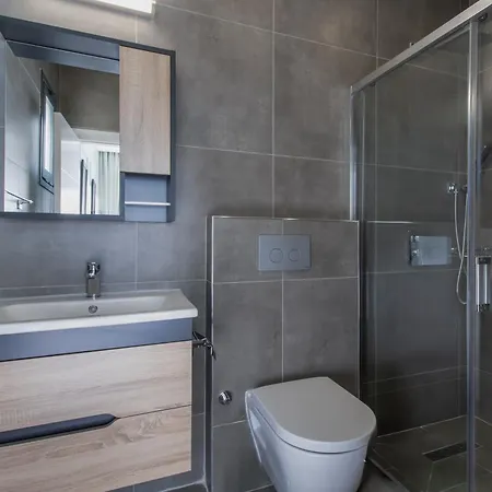 Luxury Two Bedroom Penthouse In Caesar & Spa, Long דירה *