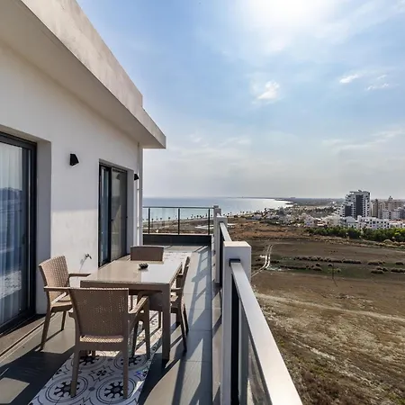 Luxury Two Bedroom Penthouse In Caesar & Spa, Long דירה *