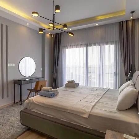Luxury Two Bedroom Penthouse In Caesar & Spa, Long *