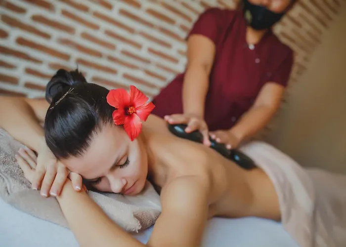 Luxury Two Bedroom Penthouse In Caesar & Spa, Long