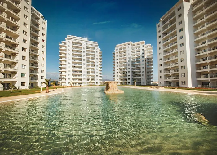 Luxury Two Bedroom Penthouse In Caesar & Spa, Long